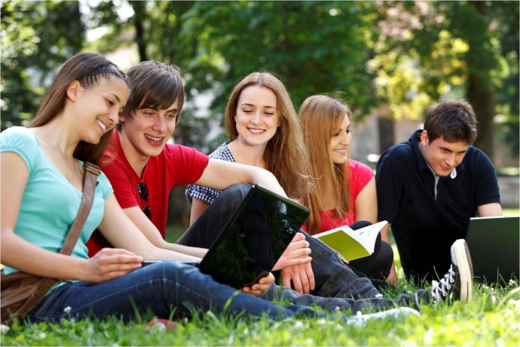 Estudiantes participando en Ausbildung